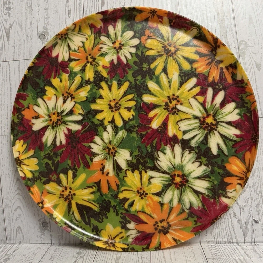 Vintage MCM Fiberglass 13